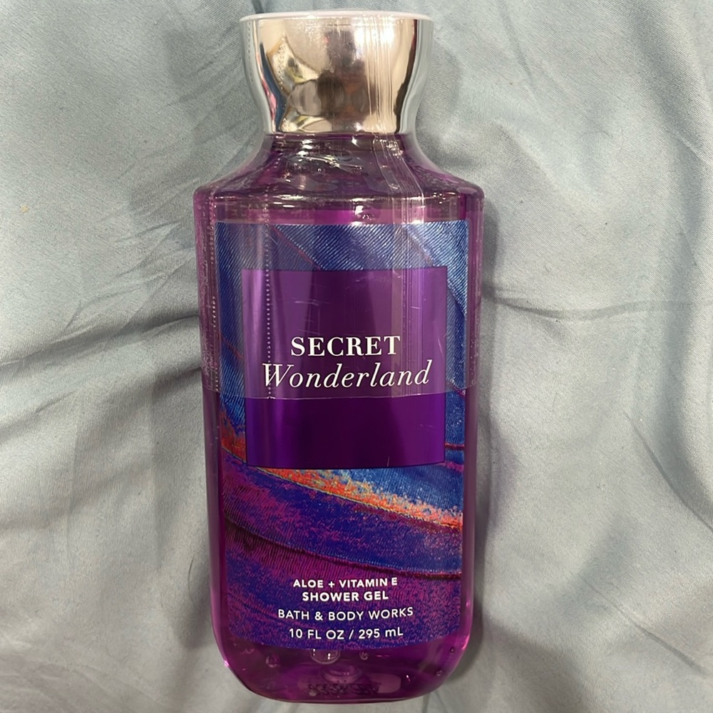 Bath and Body Works Secret Wonderland Shower Gel